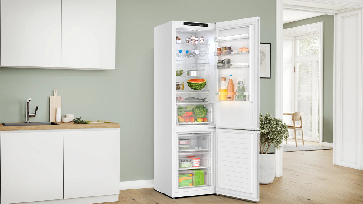 Bosch Serie 4 KGN392WCF koel-vriescombinatie Vrijstaand 363 l Wit