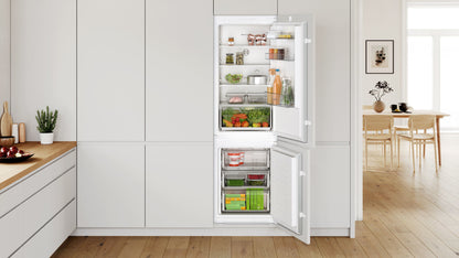 Bosch Serie 2 KIN86NSE0 koel-vriescombinatie Ingebouwd 260 l