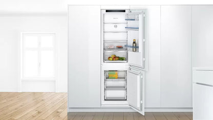 Bosch Serie 4 KIN86VFE0 koel-vriescombinatie Ingebouwd 260 l