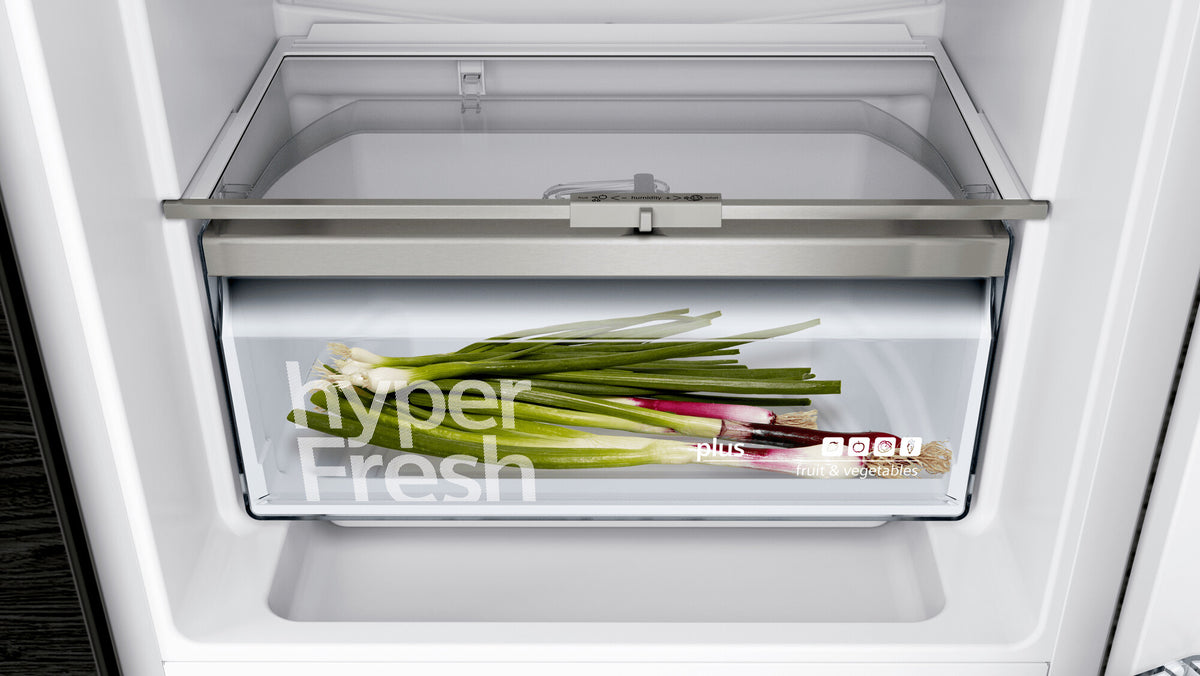 Siemens iQ500 KI77SADE0 koel-vriescombinatie Ingebouwd 231 l Wit