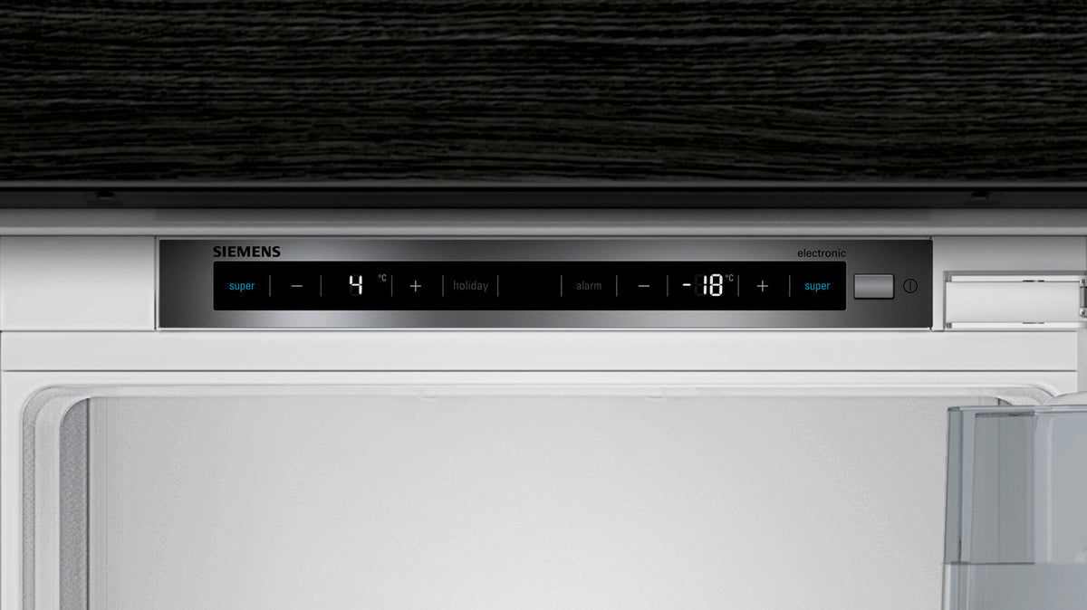 Siemens iQ500 KI77SADE0 koel-vriescombinatie Ingebouwd 231 l Wit