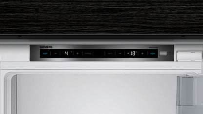 Siemens iQ500 KI77SADE0 koel-vriescombinatie Ingebouwd 231 l Wit