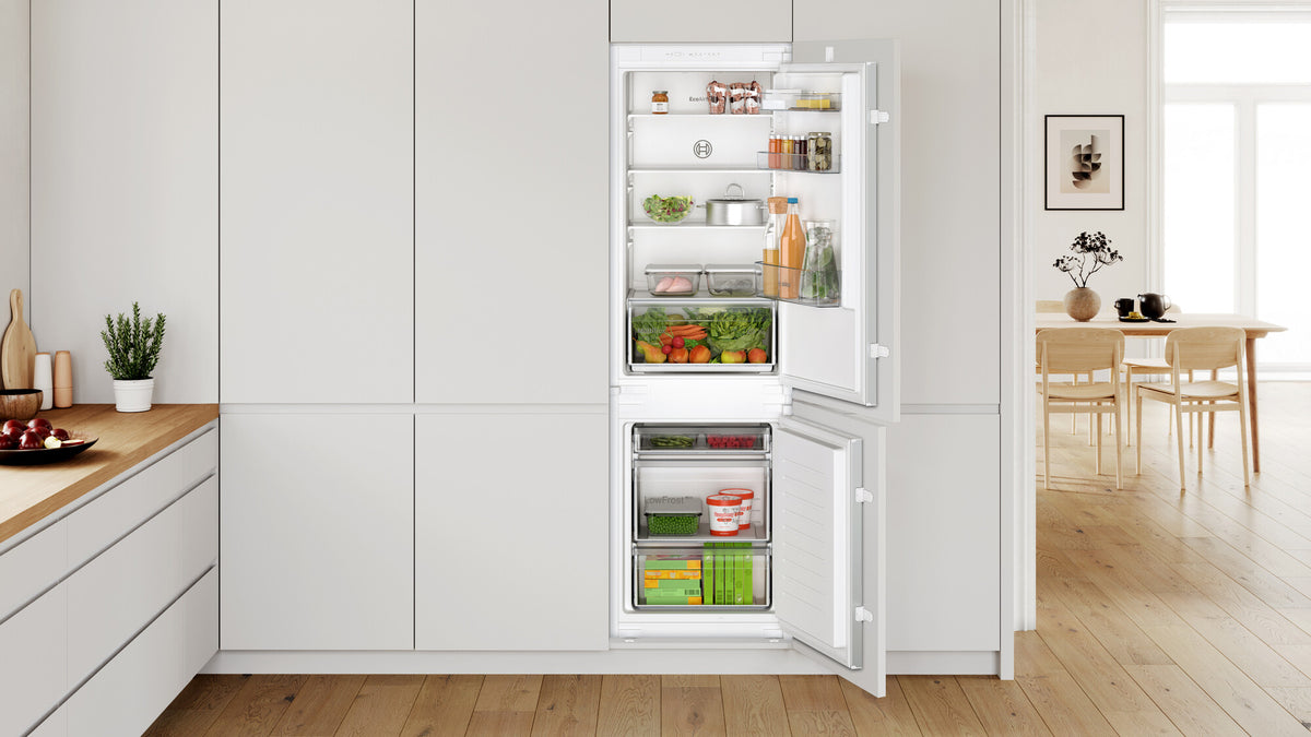 Bosch Serie 2 KIV86NSE0 koel-vriescombinatie Ingebouwd 267 l