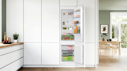 Bosch Serie 2 KIN96NSE0 koel-vriescombinatie Ingebouwd 290 l Wit
