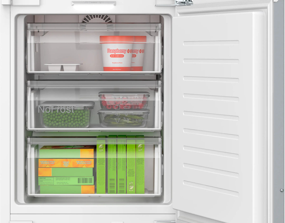 Bosch Serie 4 KIN96ADC0 koel-vriescombinatie Ingebouwd 290 l