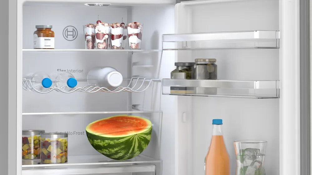 Bosch Serie 4 KGN362LAF koel-vriescombinatie Vrijstaand 321 l Metallic